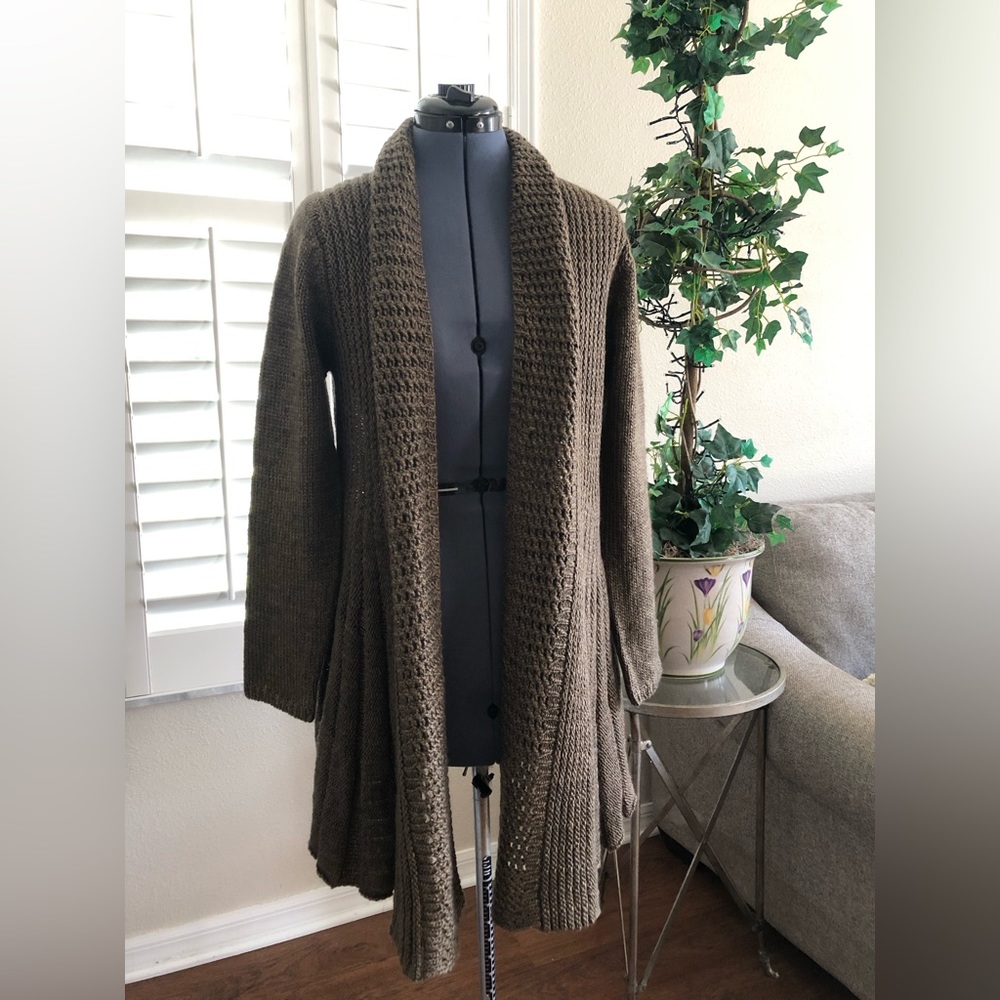 Women’s NWOT tags Cardigan Sweater Coat with Beautiful Knit Patterns SIZE L